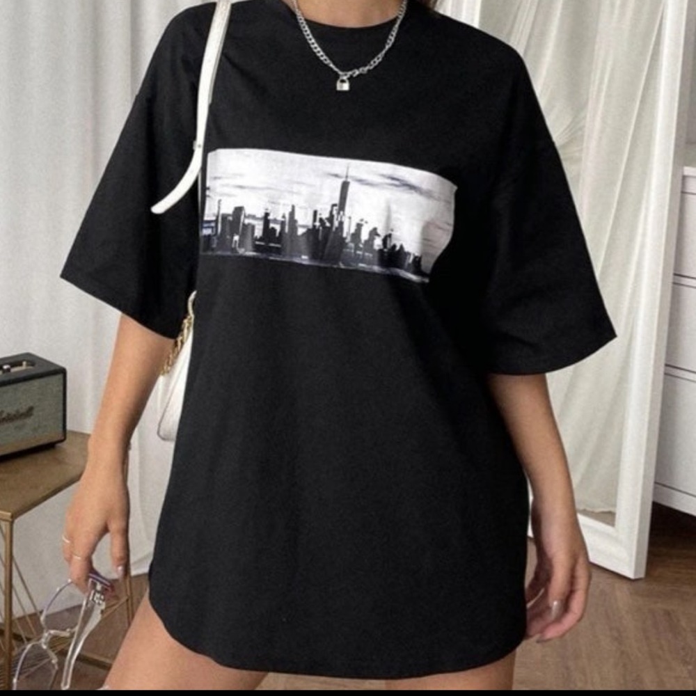 SHEIN Oversized Graphic Shirt